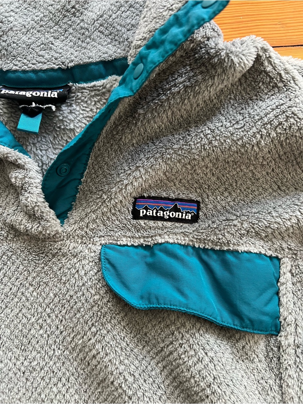 Patagonia Women's Synchilla Snap-T Pullover Gray & Blue Large